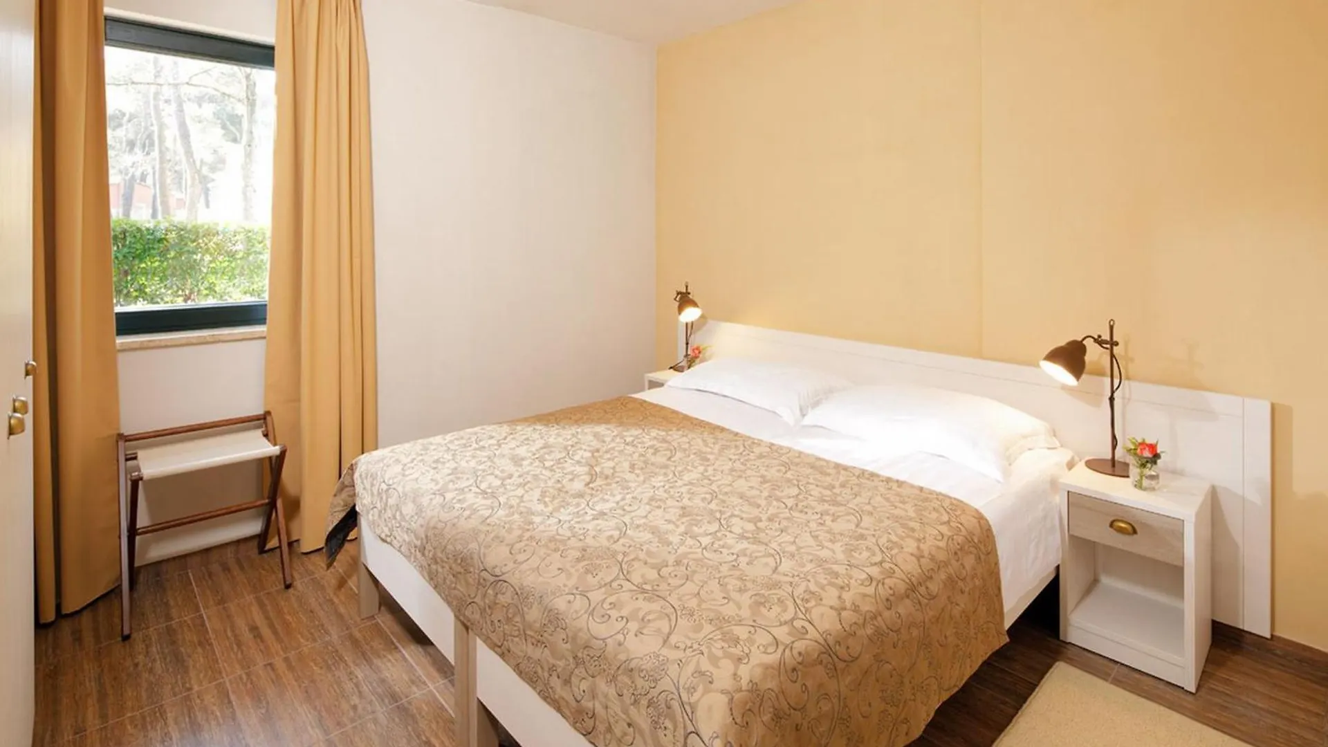 Apartments Amfora Plava Laguna Umag 0*,