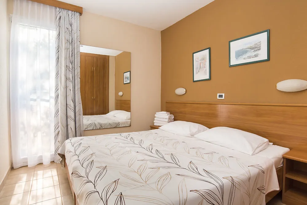 Apartments Amfora Plava Laguna Umag 0*,